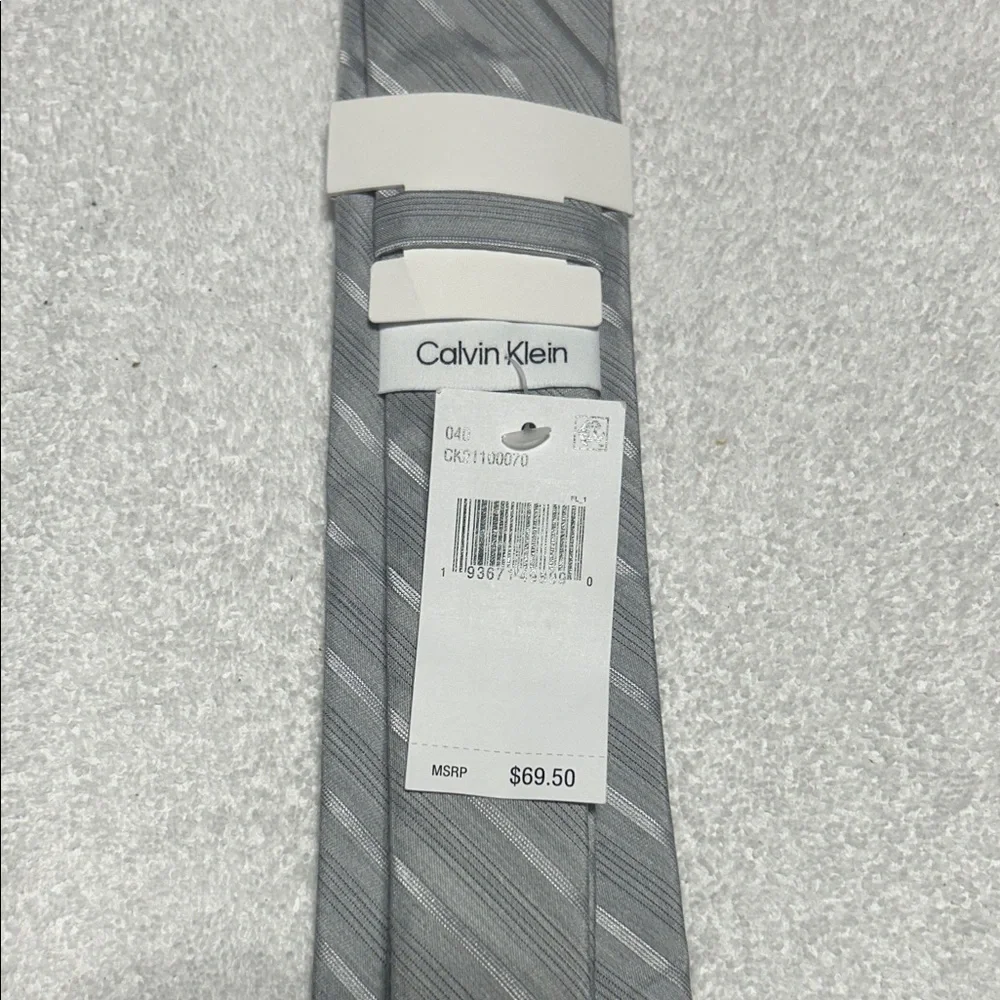 Calvin Klein‎ Elegant Gray Striped Tie NWT